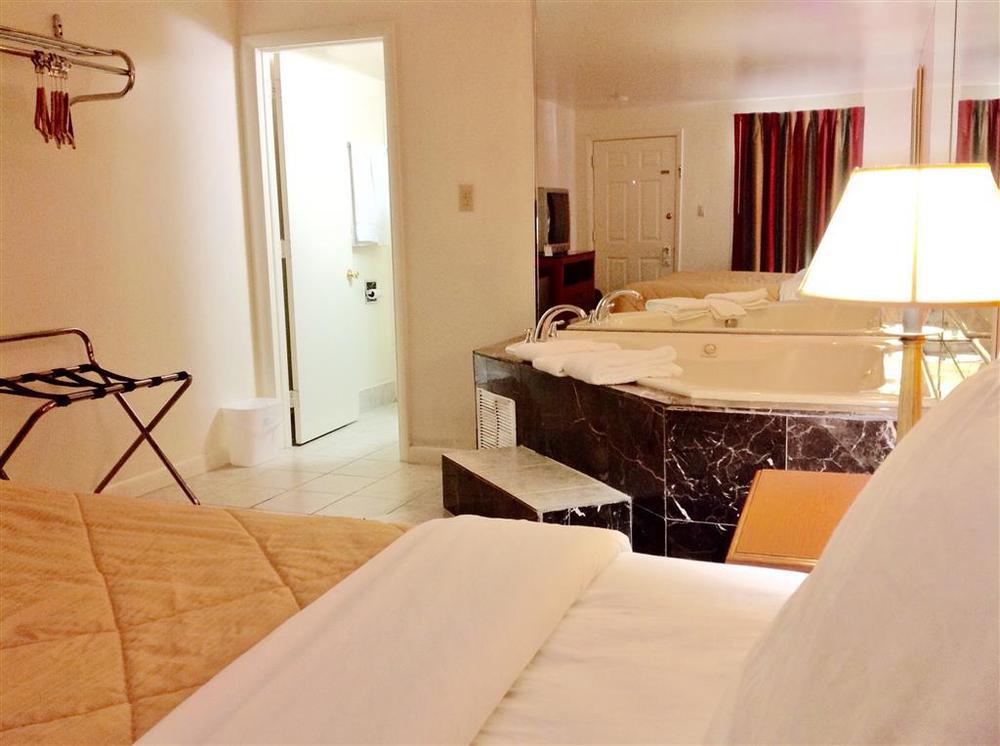 America'S Best Value Inn Lancaster Room photo